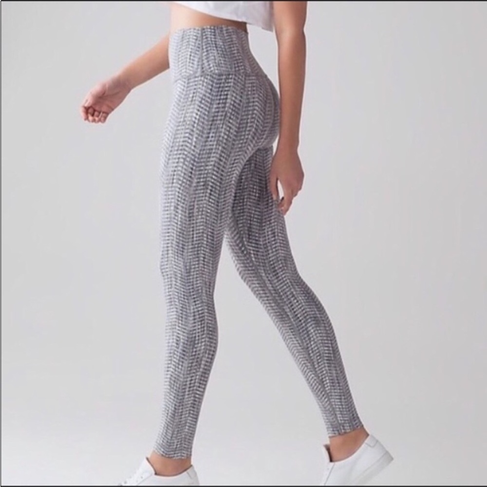 Lululemon Women’s Arrow Jacquard Battleship Silver Spoon Leggings 2